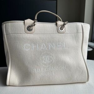 Chanel Large White Shopping Bag. New with dust bag, box and detachable clutch.